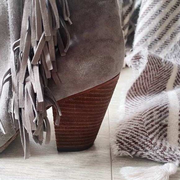 Vince Camuto Haydee fringe suede ankle boots - Picture 2 of 12